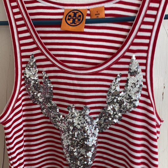 Tory Burch sequined lobster t—shirt. - Picture 2 of 3